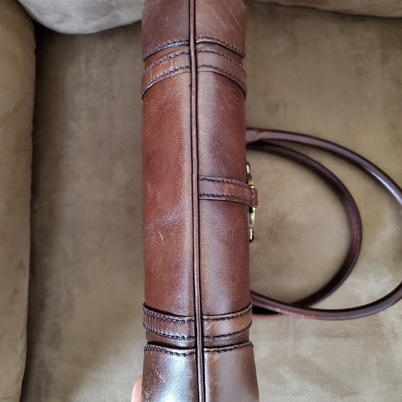 Small Brown Gucci Shoulder Handbag - Picture 12 of 12